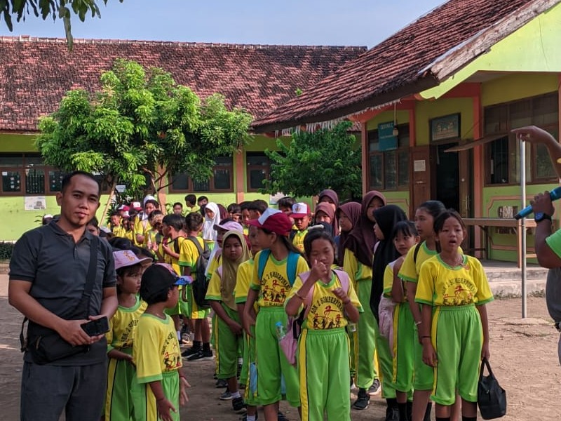 JALAN SANTAI